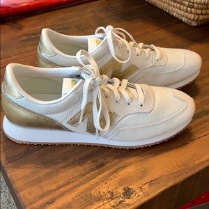 NEW - Womens NB Sneakers - Size 8